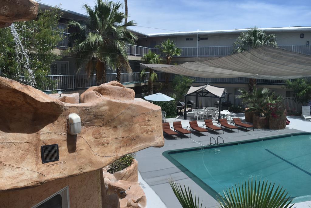 Hyundae Resort And Spa Desert Hot Springs Bagian luar foto