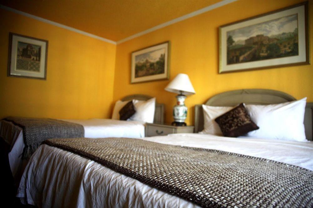 Hyundae Resort And Spa Desert Hot Springs Bagian luar foto